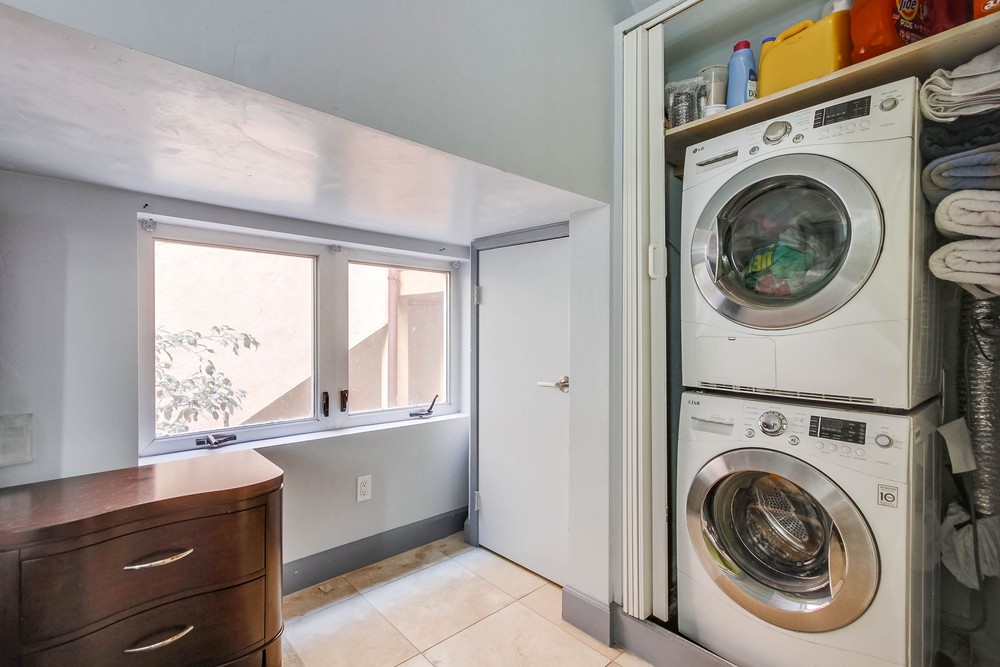Virtual tour photo 42 of 63 for 1918 Columbia St