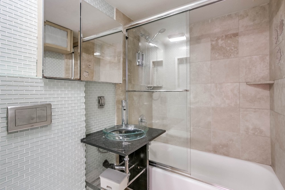 Virtual tour photo 43 of 63 for 1918 Columbia St