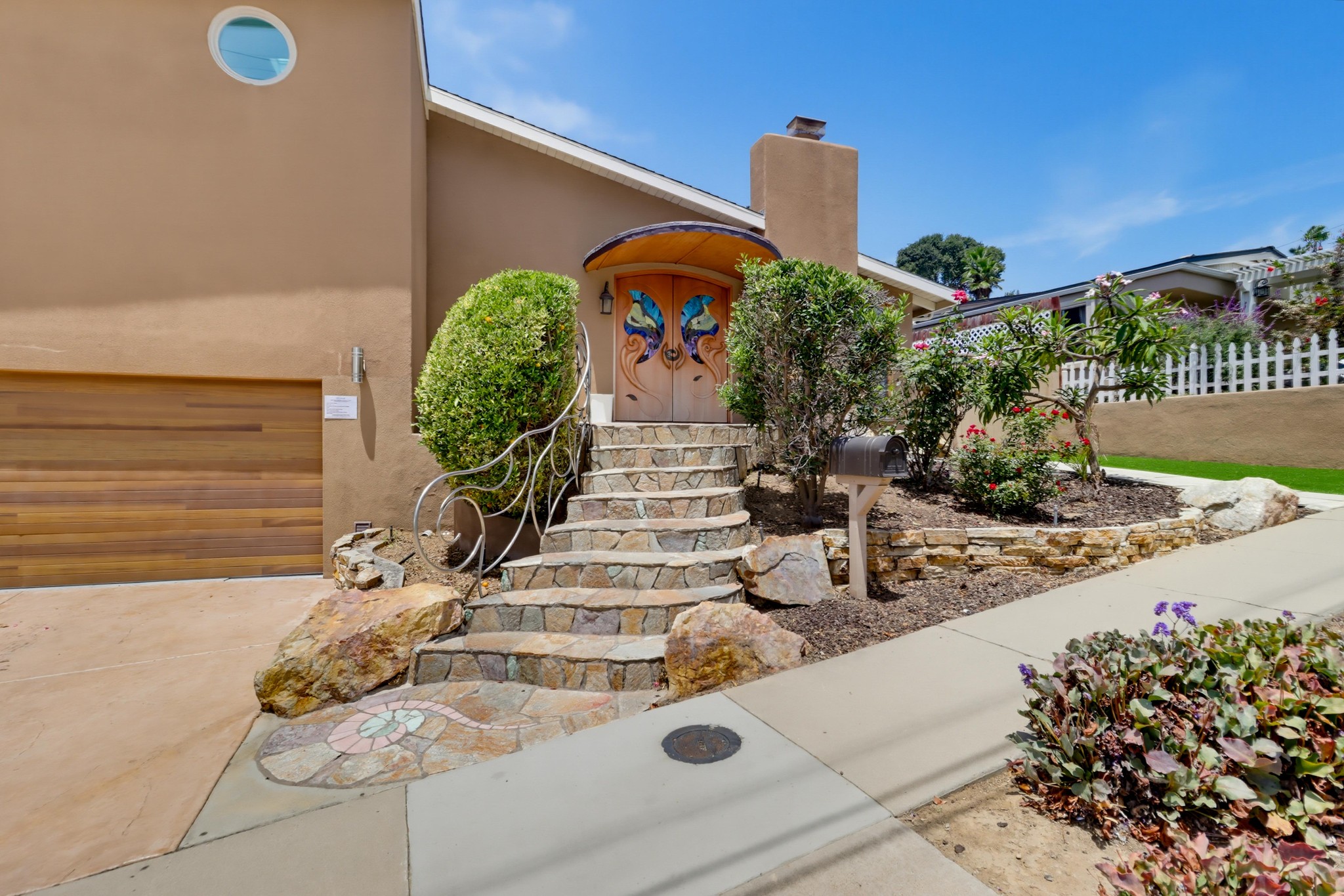 Virtual tour photo 4 of 58 for 1920 Gardena Pl