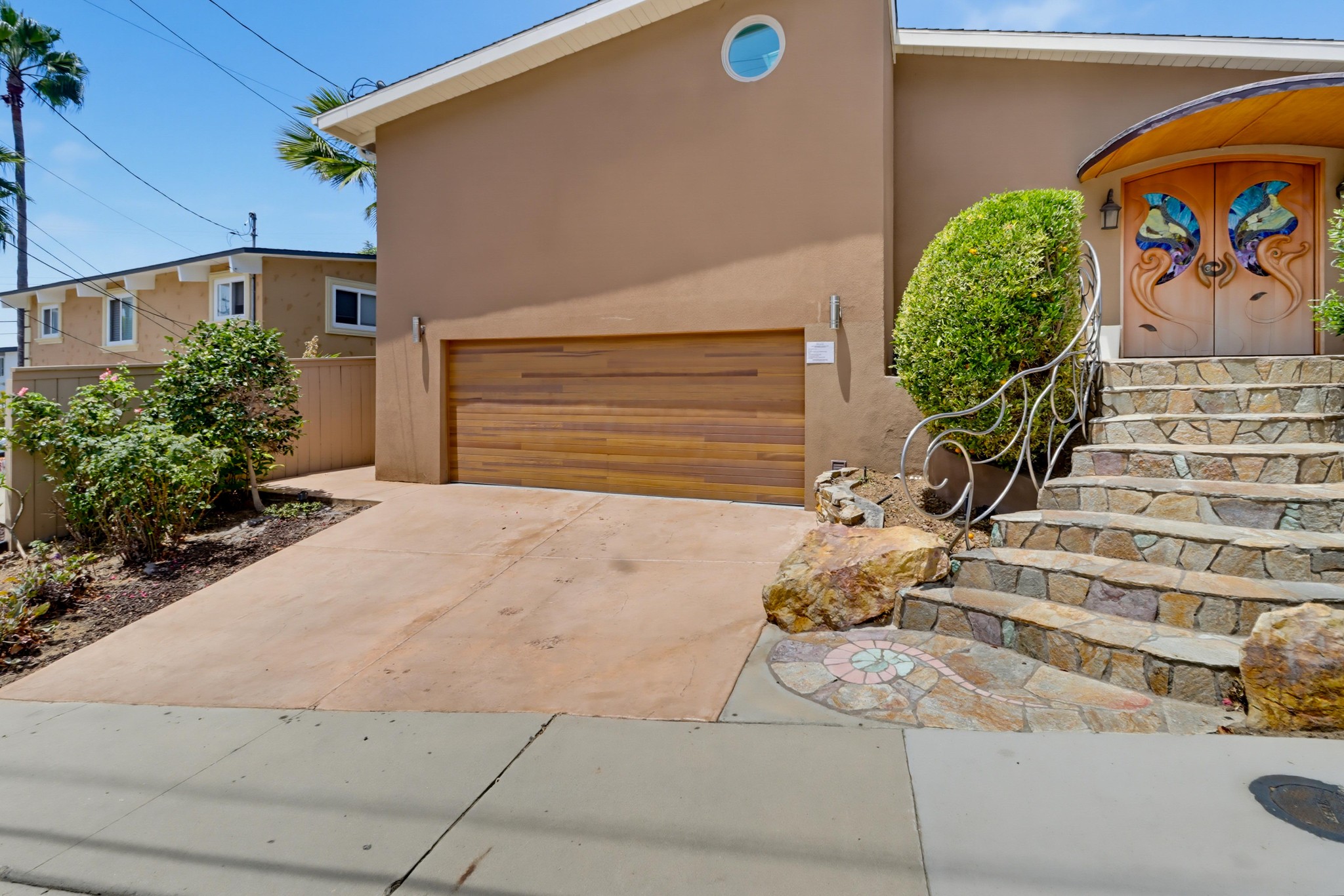 Virtual tour photo 5 of 58 for 1920 Gardena Pl