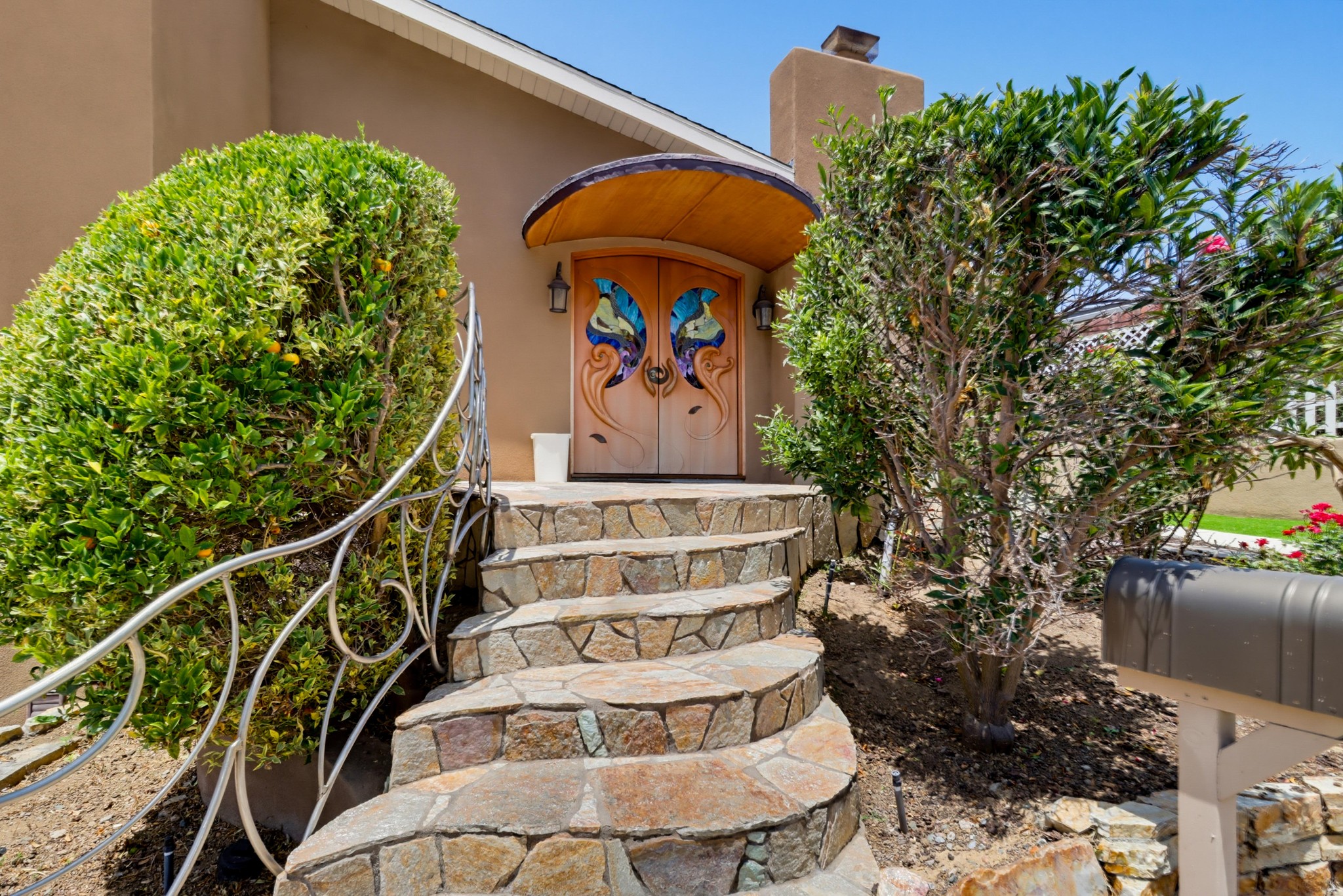 Virtual tour photo 8 of 58 for 1920 Gardena Pl