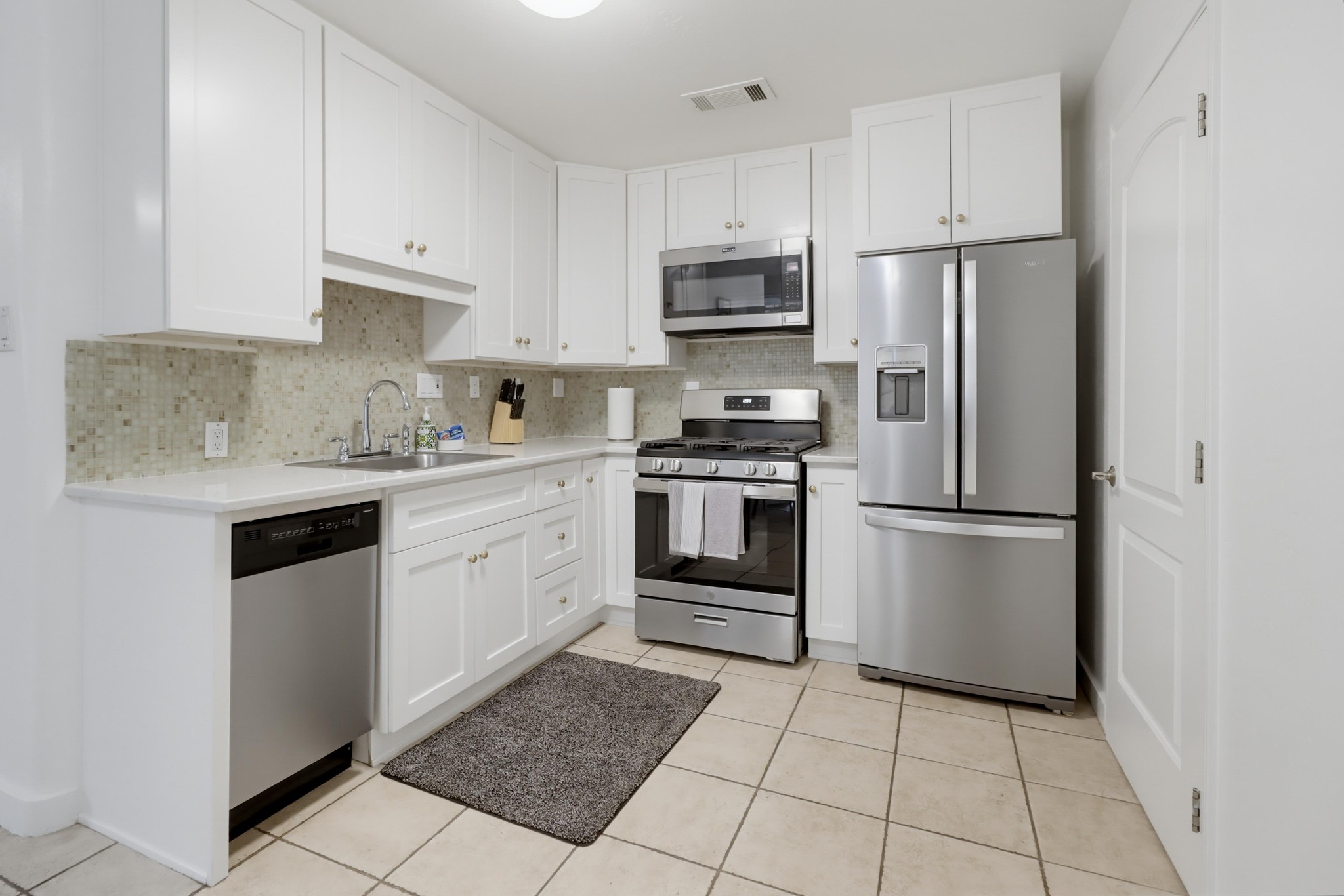 Virtual tour photo 18 of 58 for 1920 Gardena Pl
