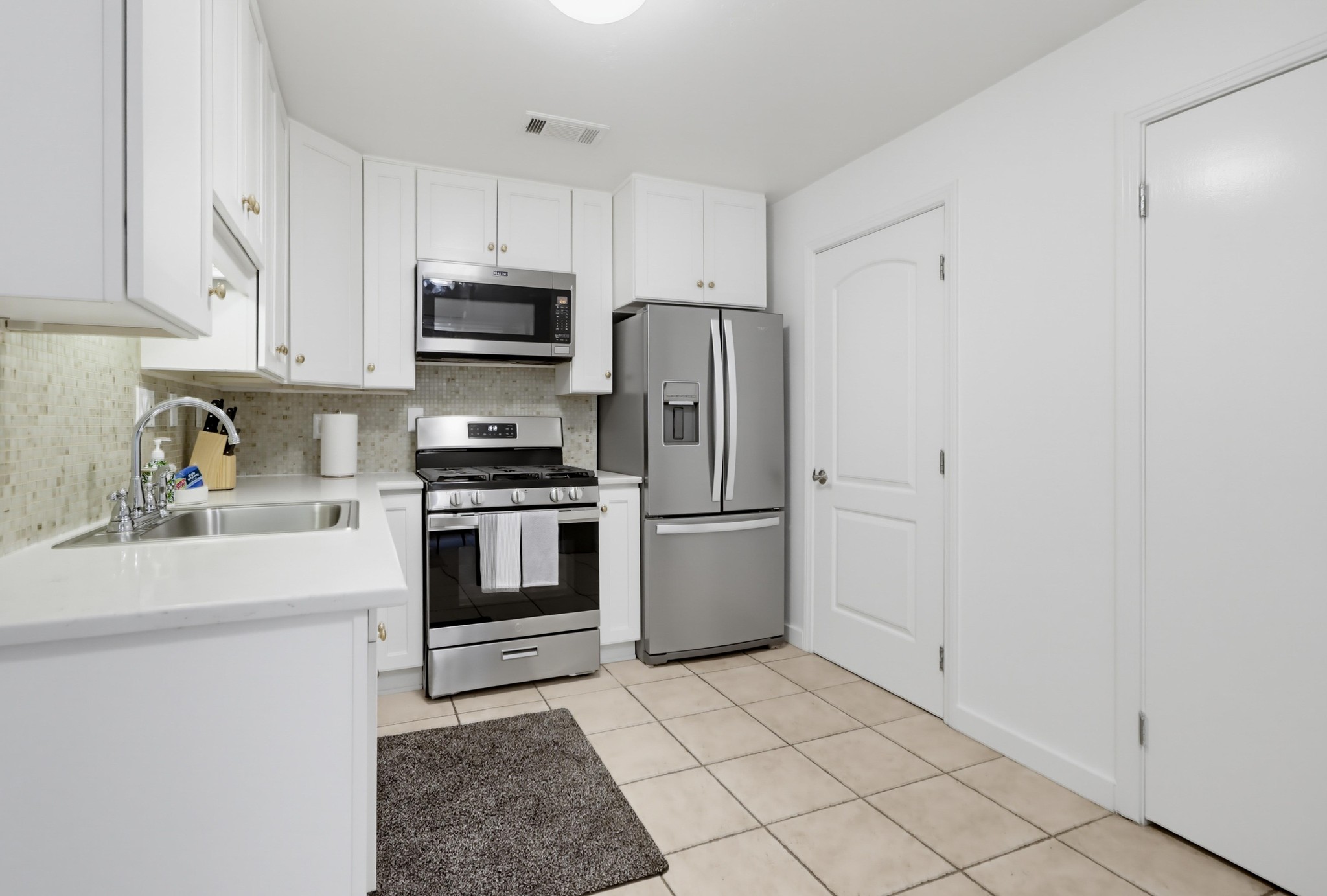 Virtual tour photo 22 of 58 for 1920 Gardena Pl