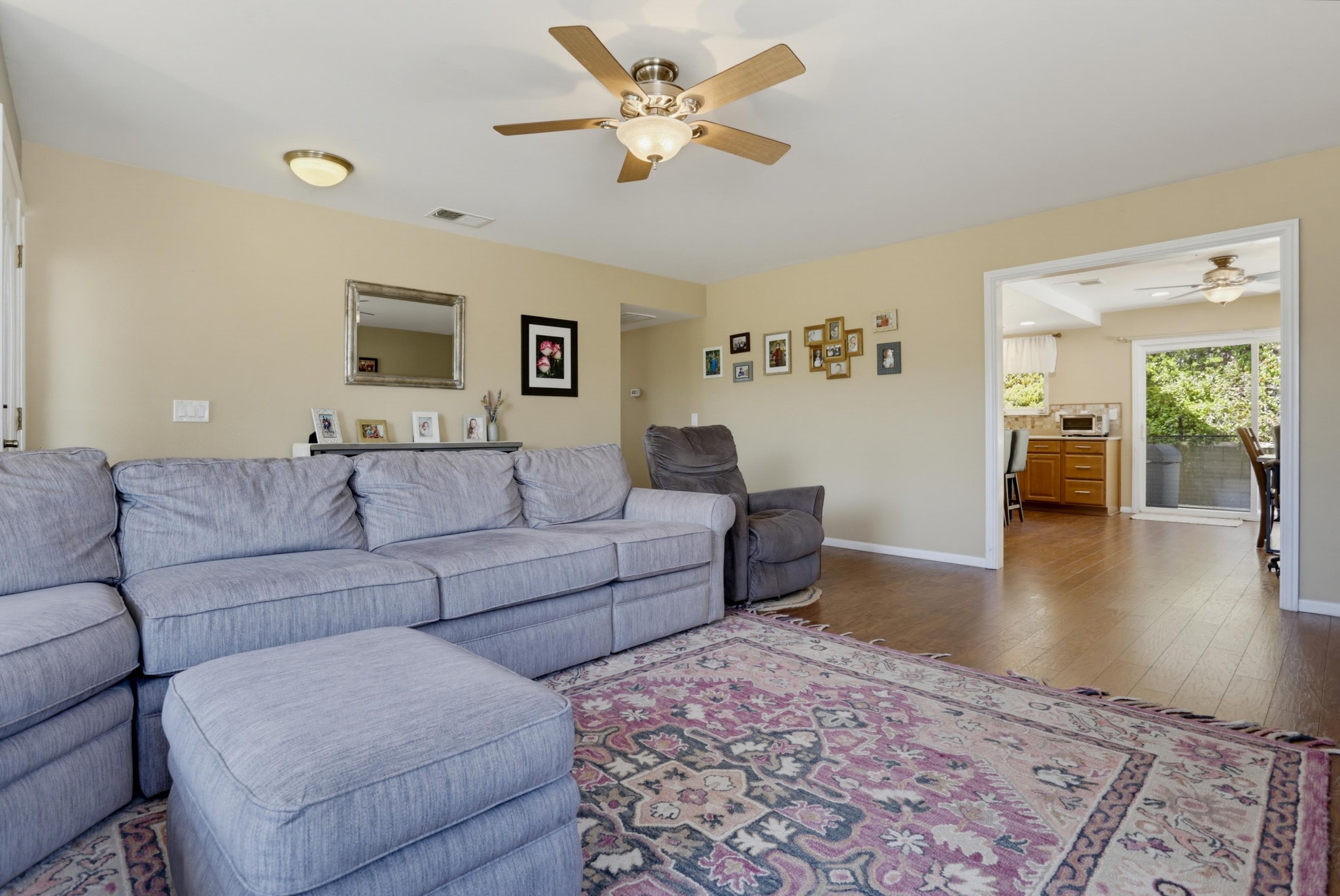 Virtual tour photo 11 of 32 for 1920 Louis Dr