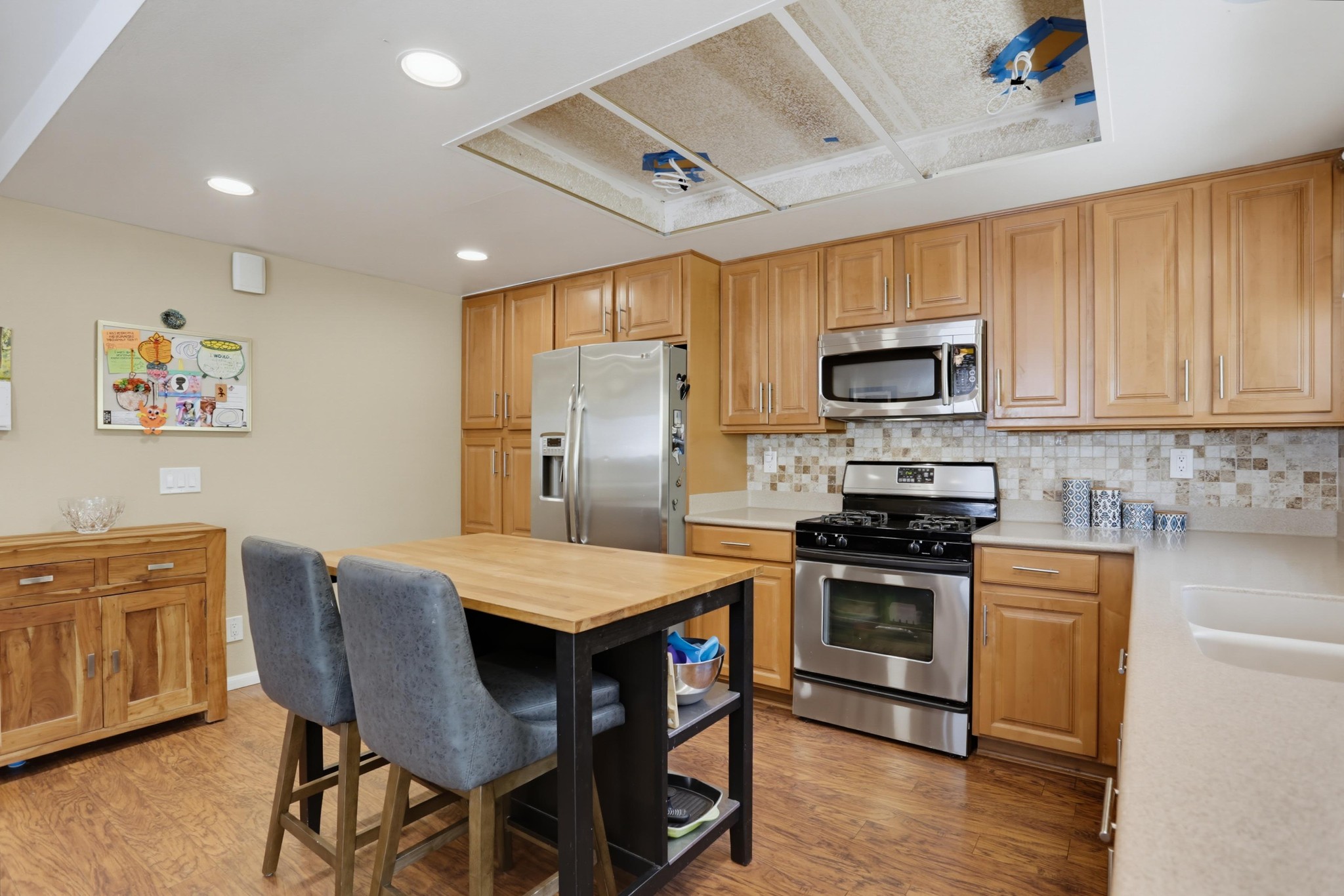 Virtual tour photo 15 of 32 for 1920 Louis Dr