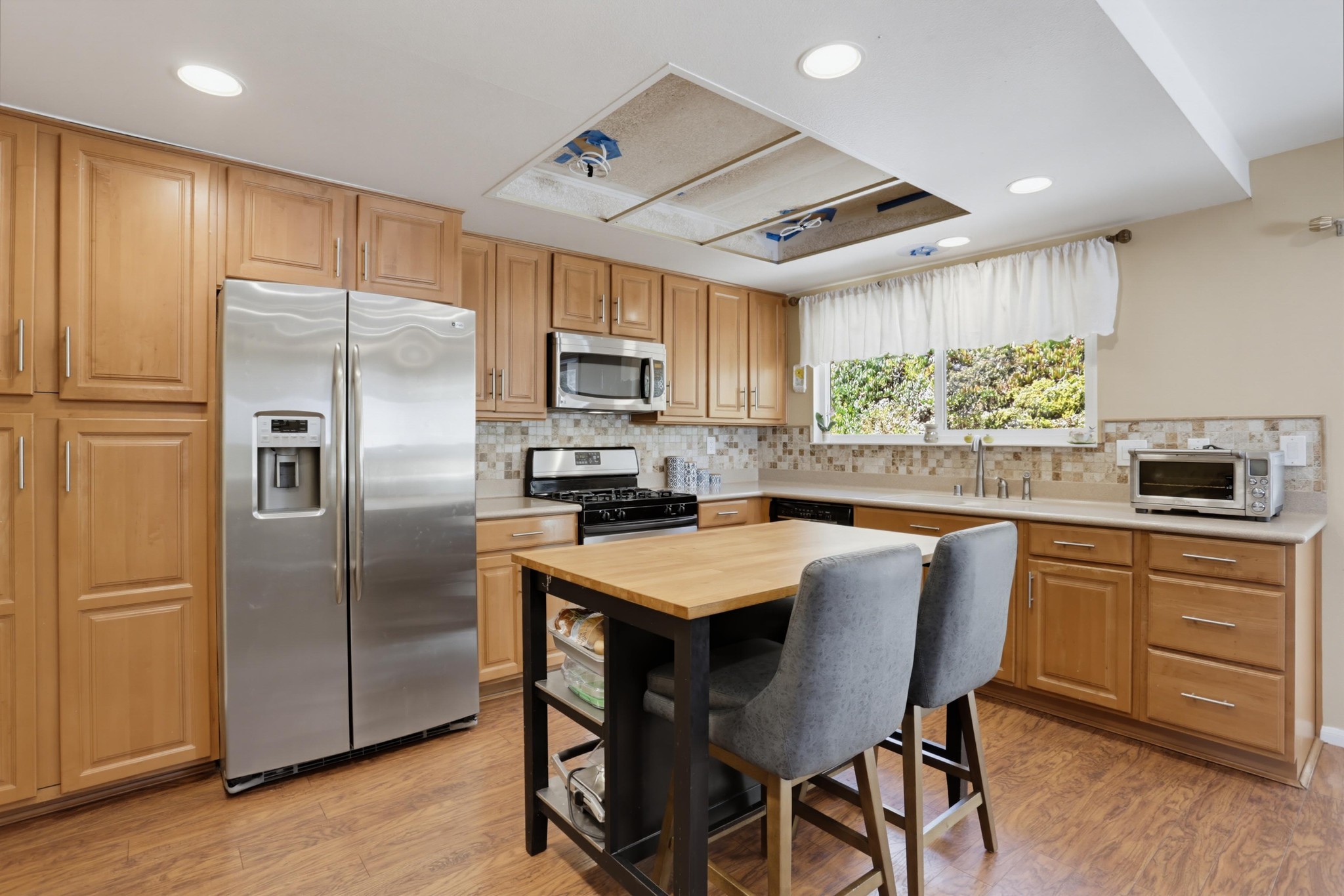 Virtual tour photo 16 of 32 for 1920 Louis Dr