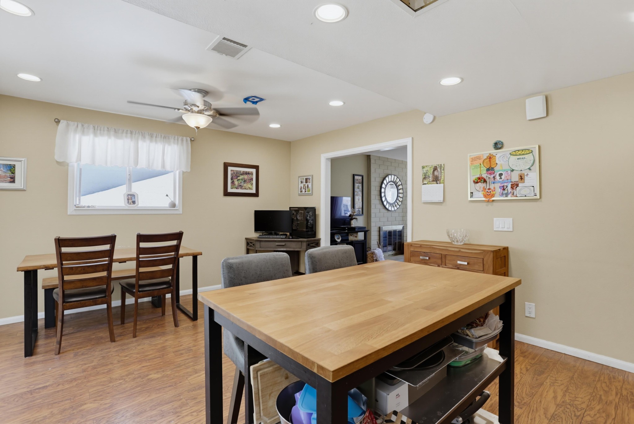 Virtual tour photo 18 of 32 for 1920 Louis Dr