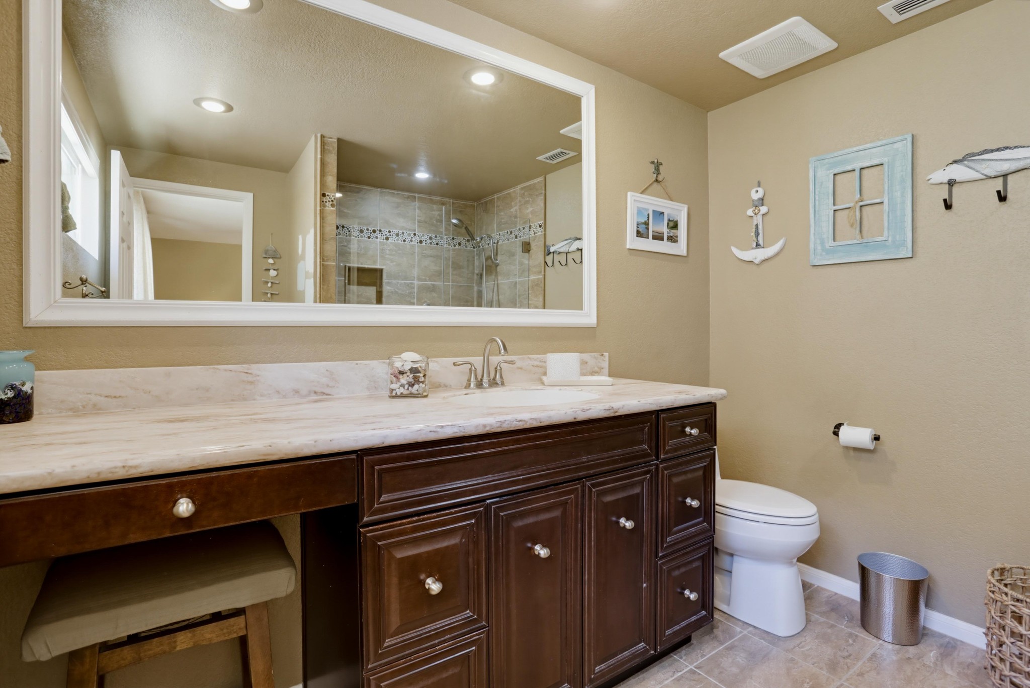 Virtual tour photo 24 of 32 for 1920 Louis Dr
