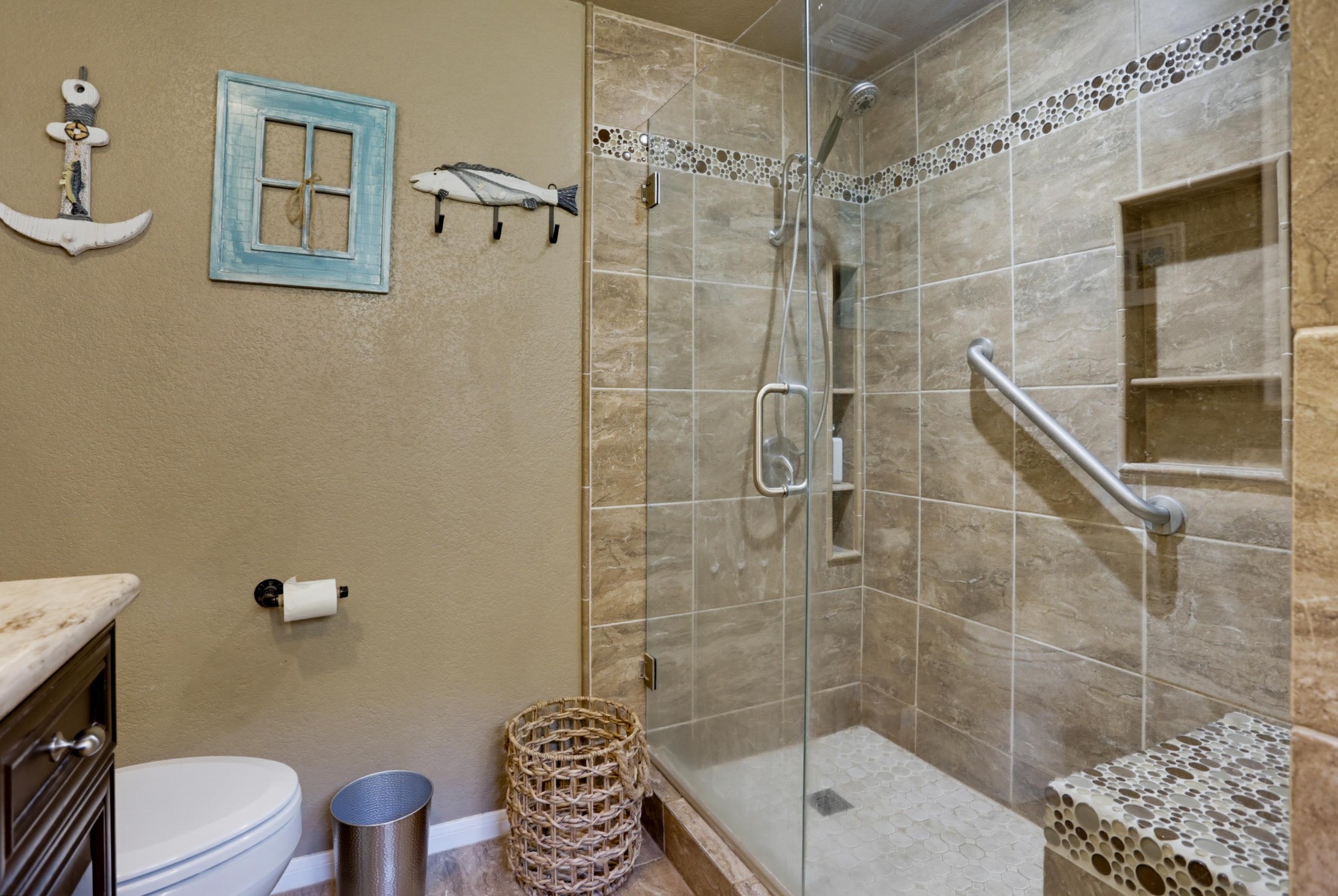 Virtual tour photo 25 of 32 for 1920 Louis Dr