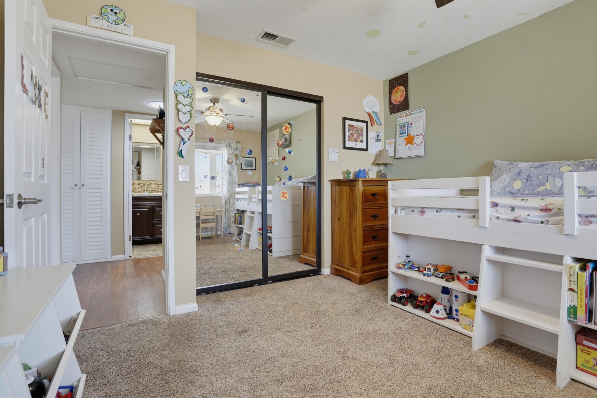 Virtual tour photo 27 of 32 for 1920 Louis Dr