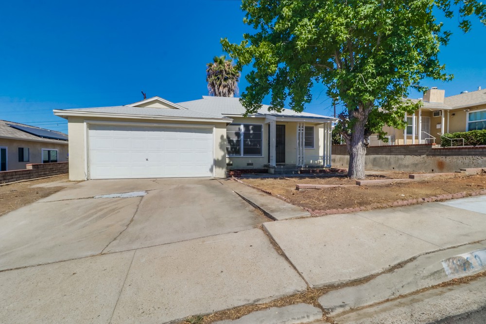 Virtual tour photo 3 of 25 for 1920 Tulip St