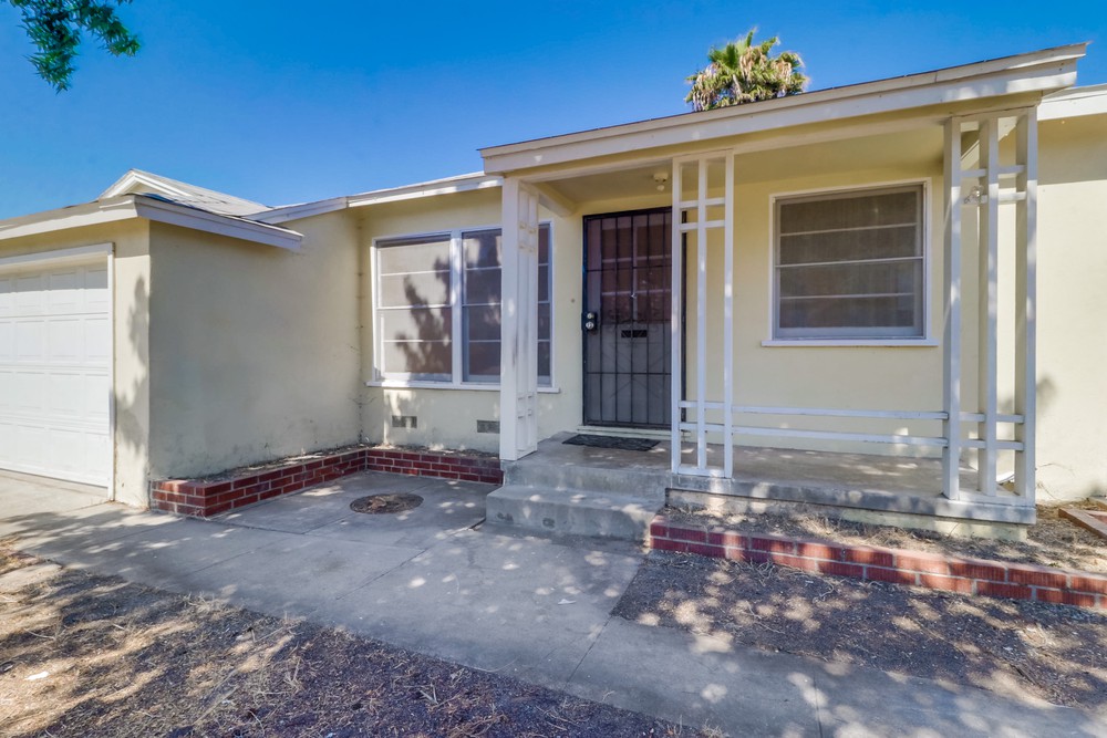Virtual tour photo 4 of 25 for 1920 Tulip St