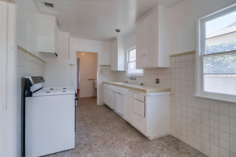 Virtual tour photo 8 of 25 for 1920 Tulip St