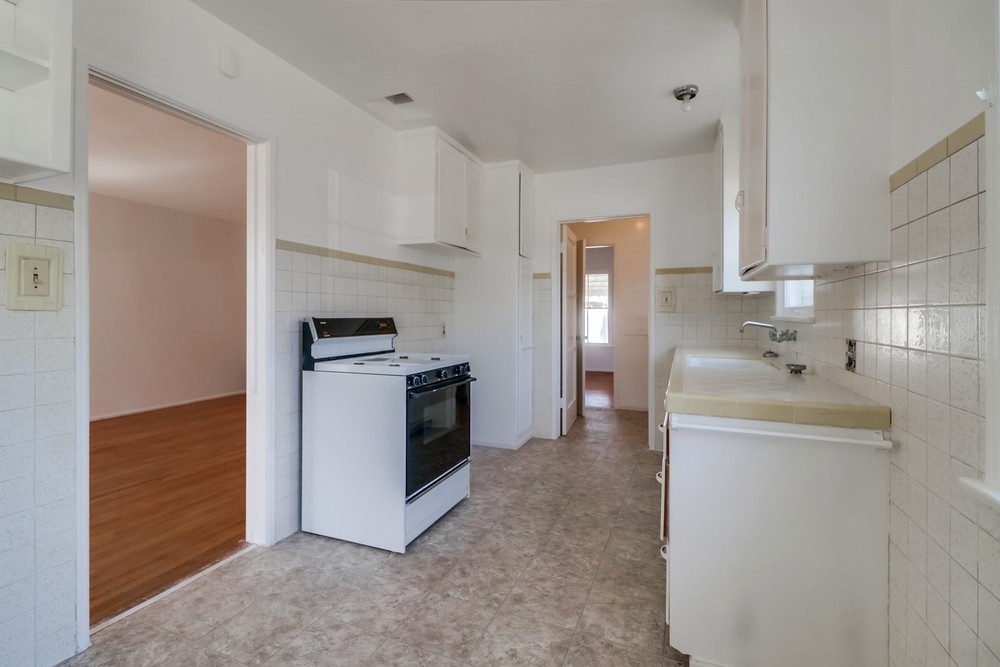 Virtual tour photo 9 of 25 for 1920 Tulip St