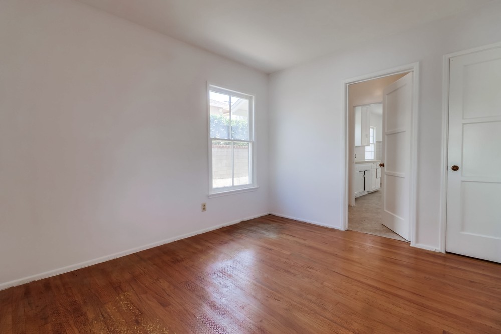 Virtual tour photo 13 of 25 for 1920 Tulip St