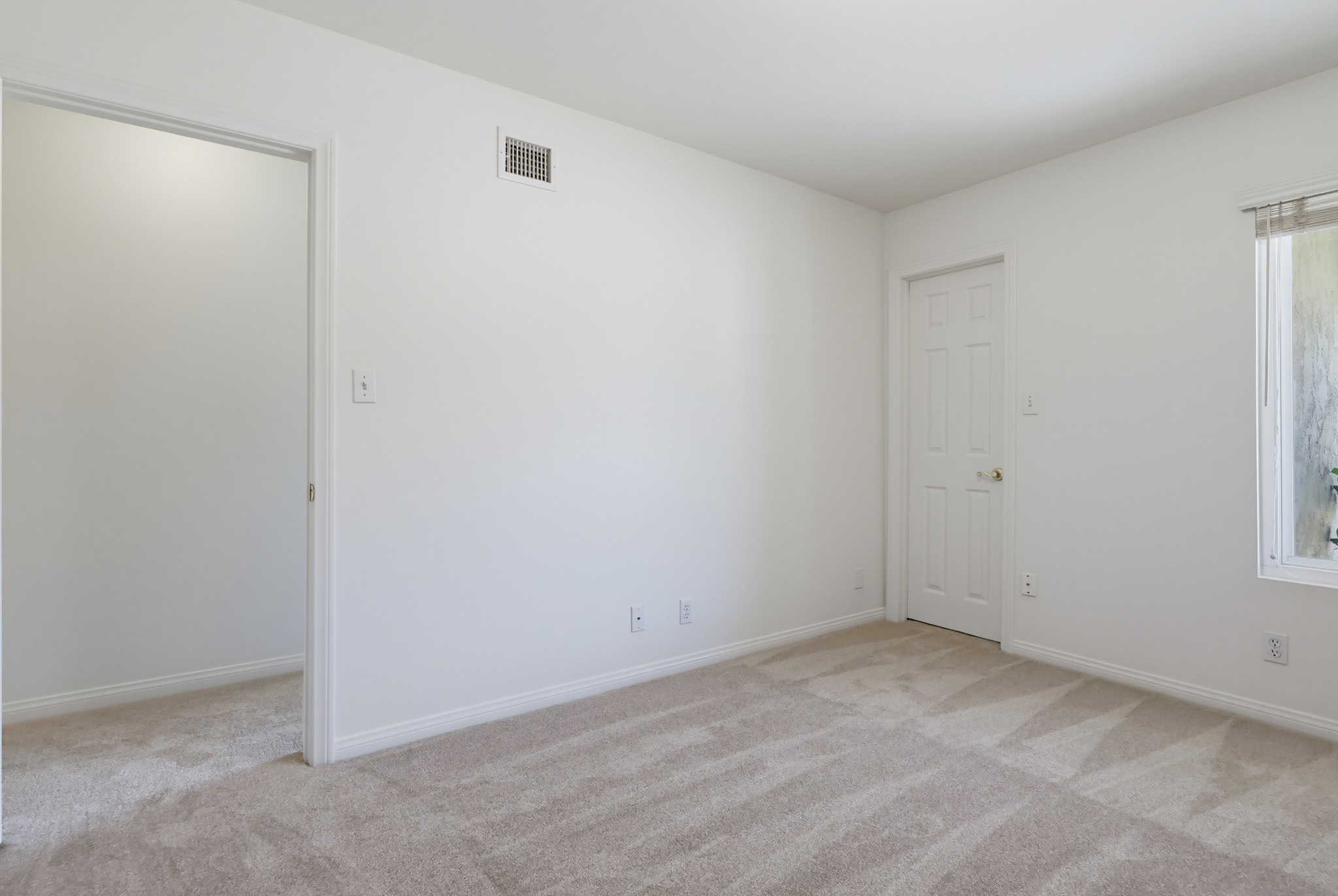 Virtual tour photo 51 of 97 for 1921 Nowak Ave