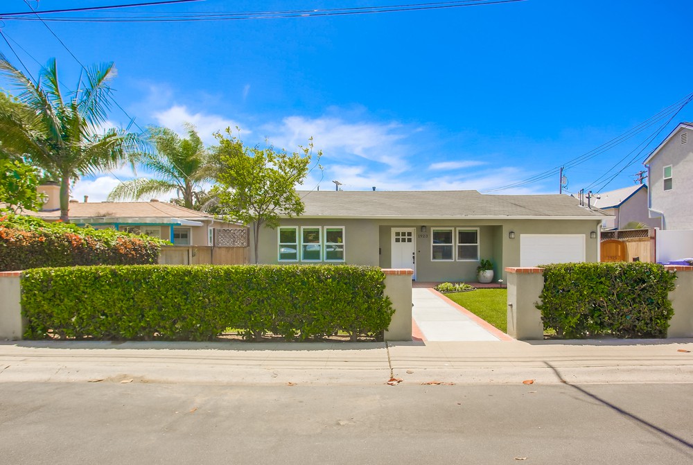 Virtual tour photo 1 of 37 for 1923 Chalcedony St