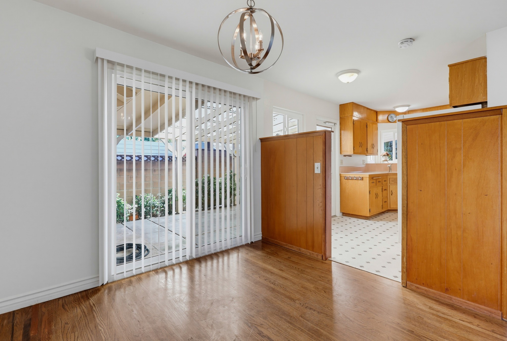 Virtual tour photo 13 of 73 for 1924 W Willow Ave