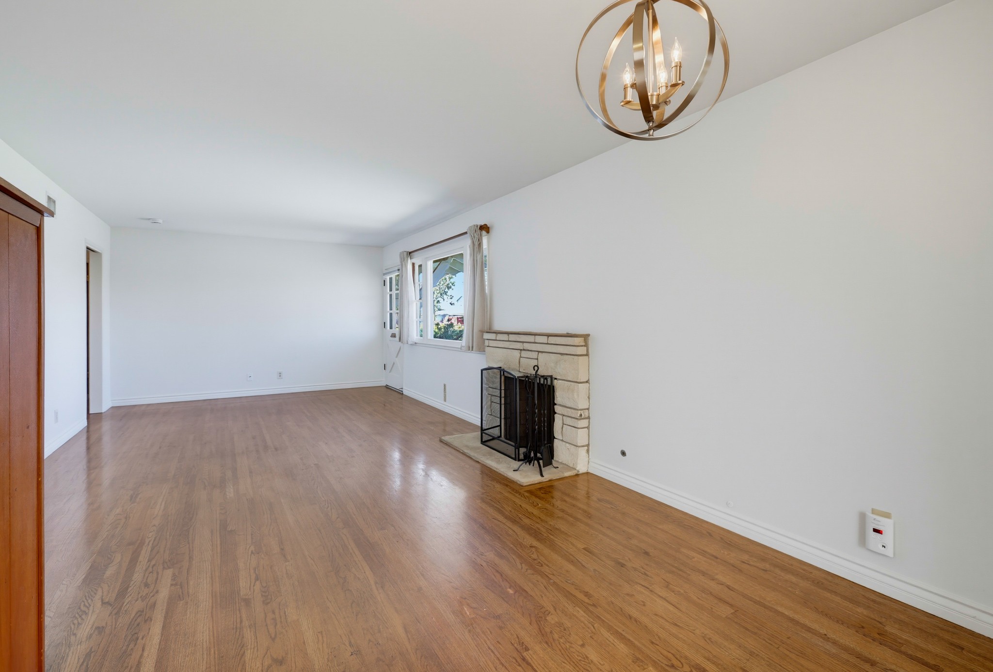 Virtual tour photo 15 of 73 for 1924 W Willow Ave