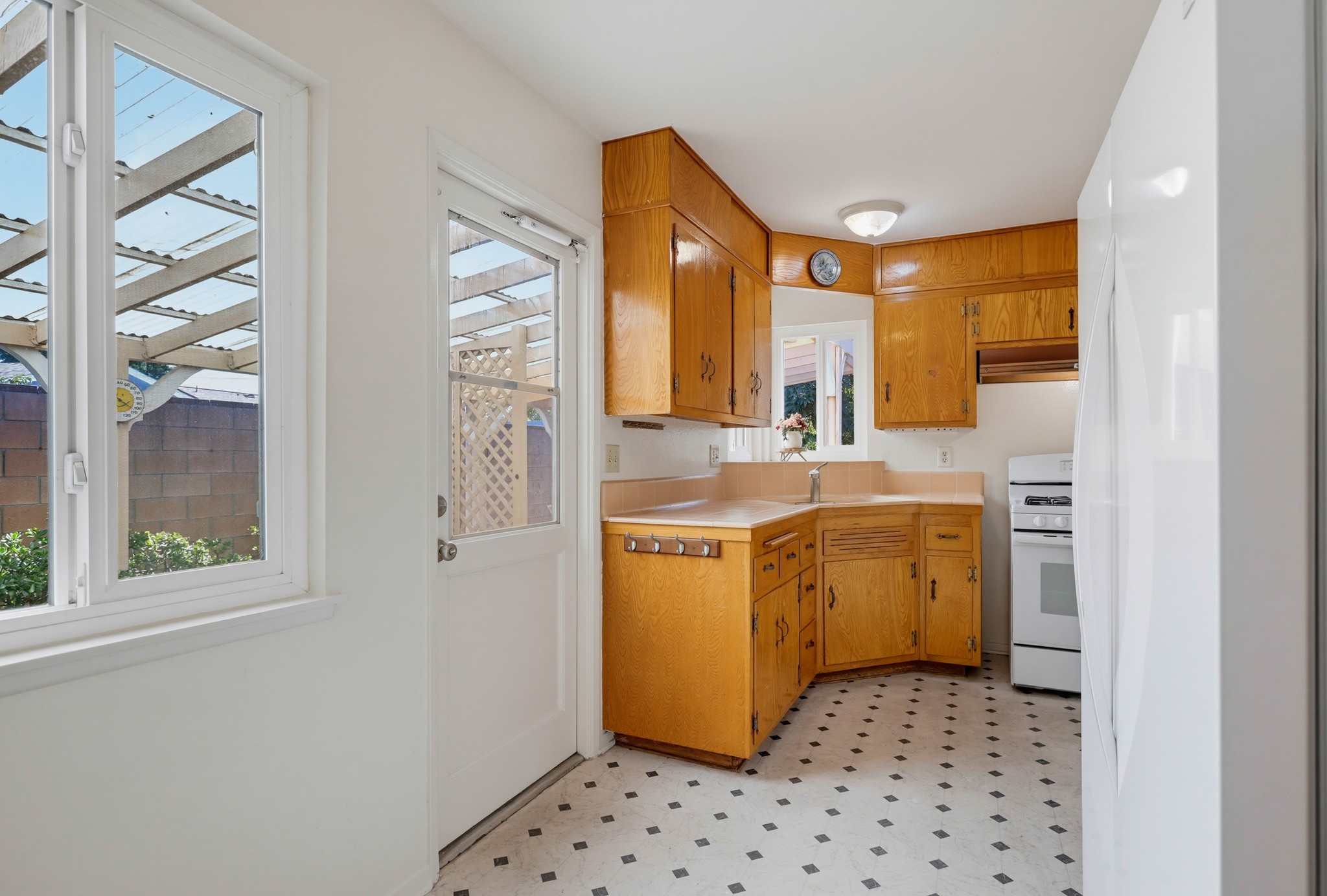 Virtual tour photo 16 of 73 for 1924 W Willow Ave