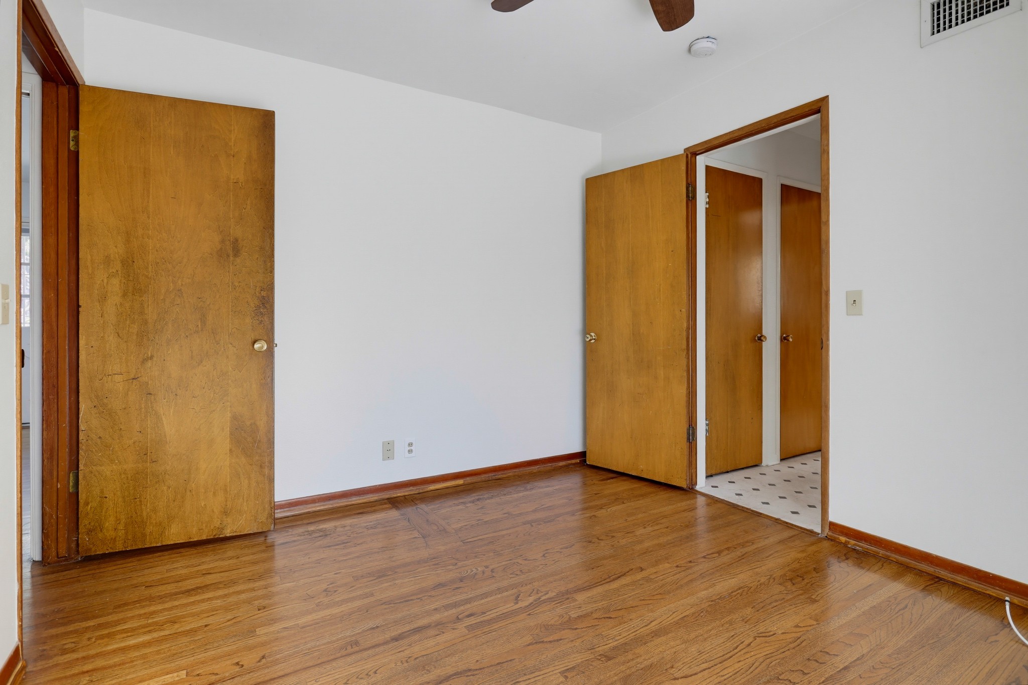 Virtual tour photo 25 of 73 for 1924 W Willow Ave