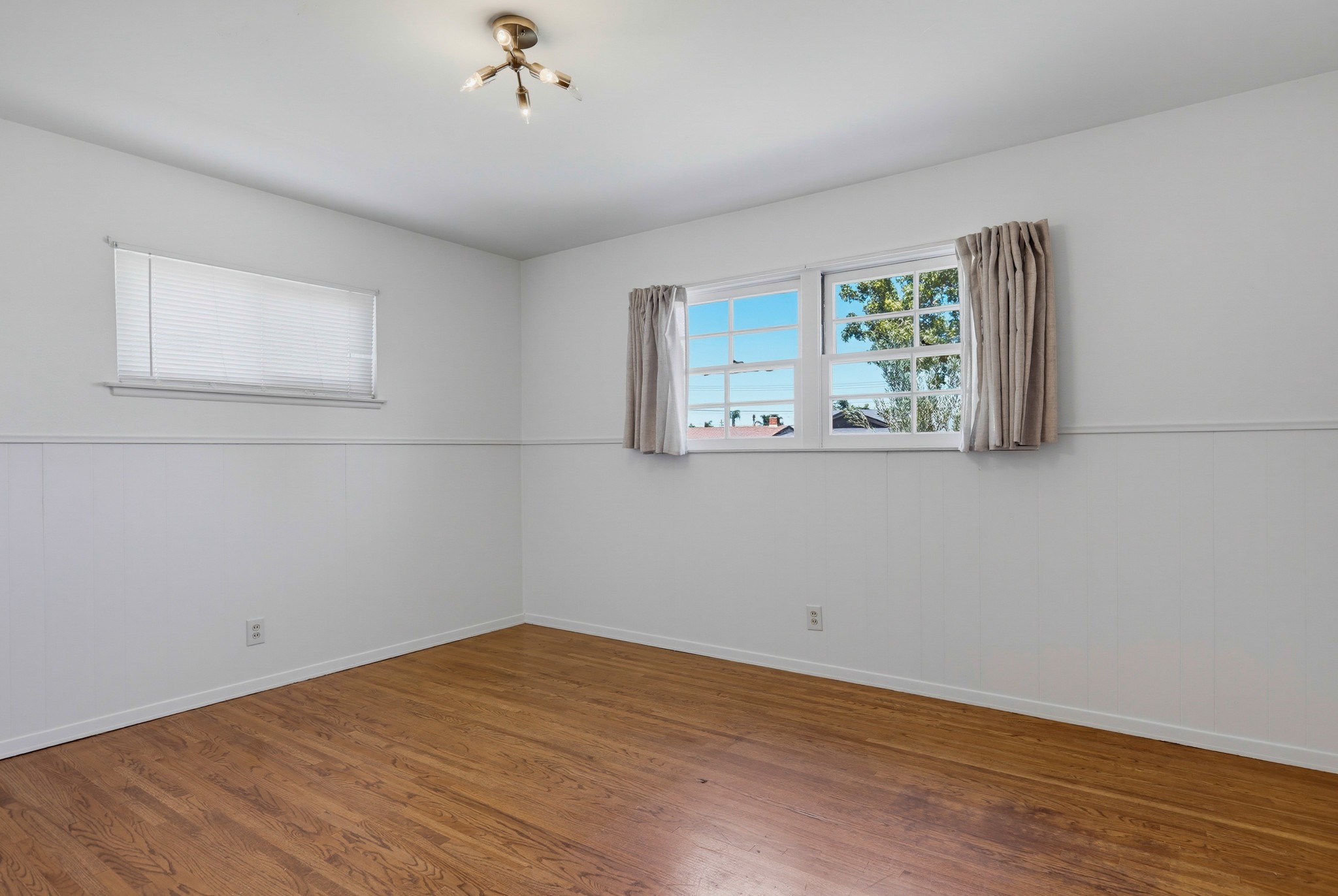 Virtual tour photo 35 of 73 for 1924 W Willow Ave