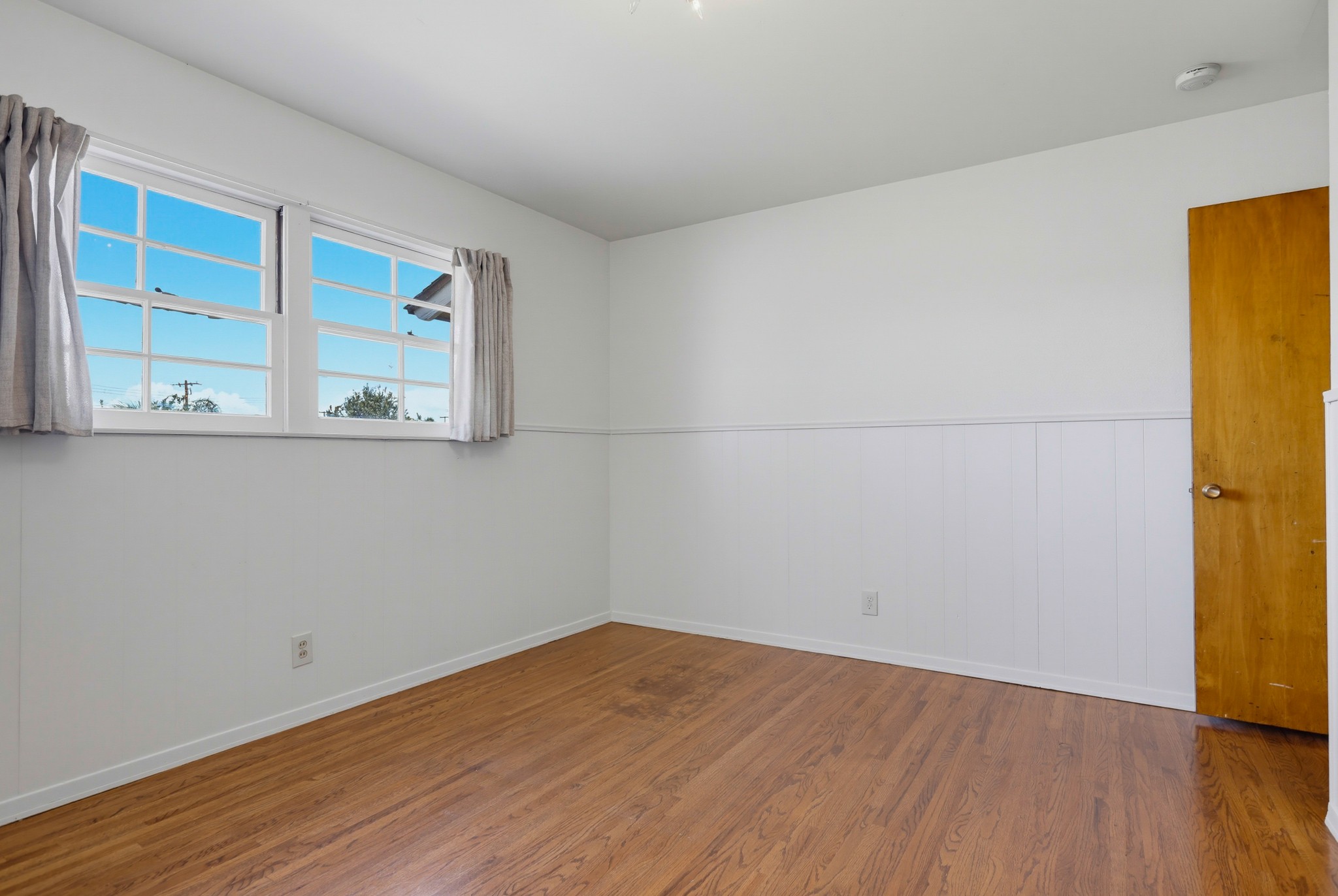 Virtual tour photo 37 of 73 for 1924 W Willow Ave