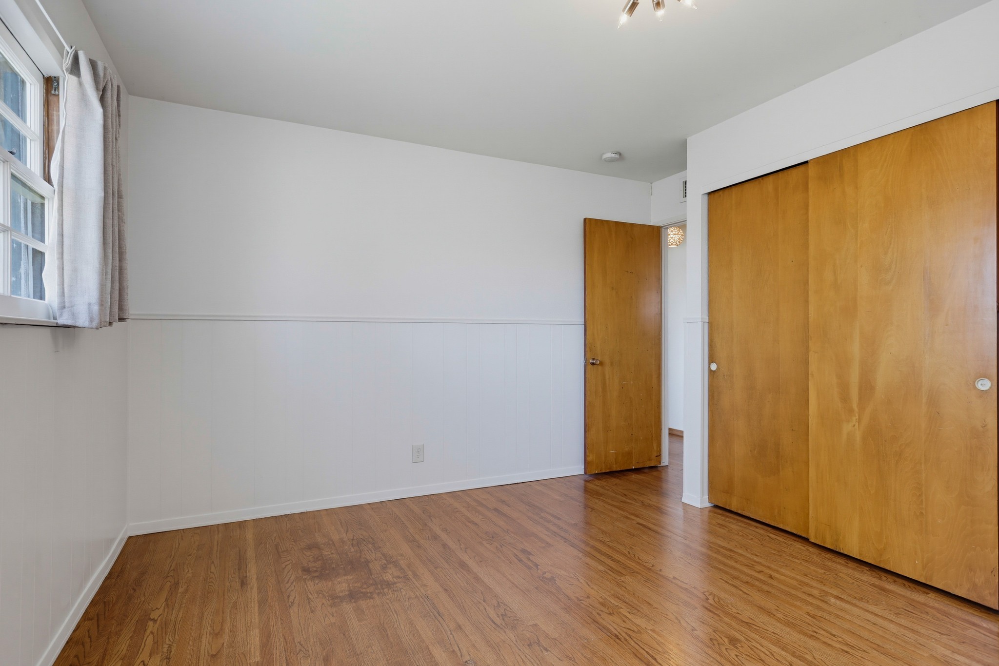 Virtual tour photo 38 of 73 for 1924 W Willow Ave