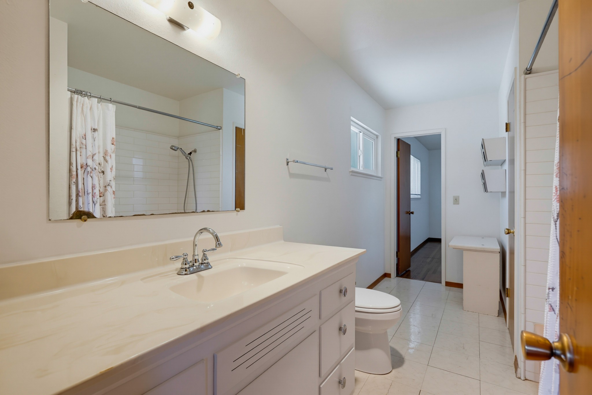 Virtual tour photo 40 of 73 for 1924 W Willow Ave