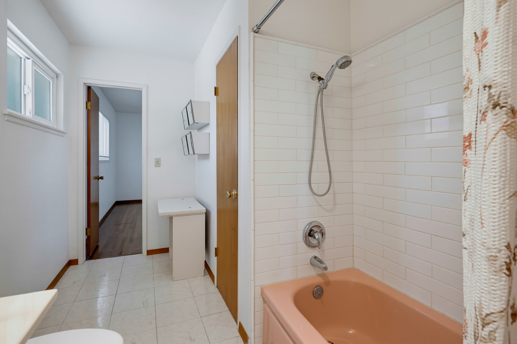 Virtual tour photo 41 of 73 for 1924 W Willow Ave