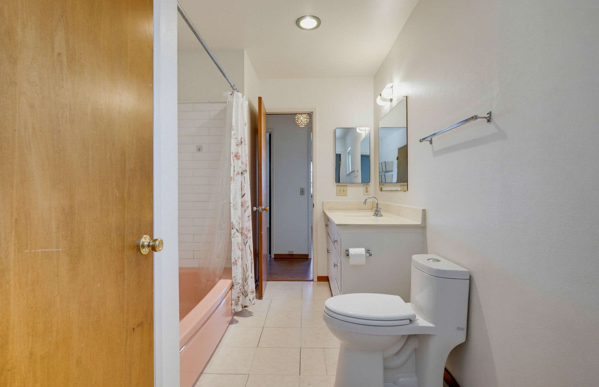 Virtual tour photo 42 of 73 for 1924 W Willow Ave
