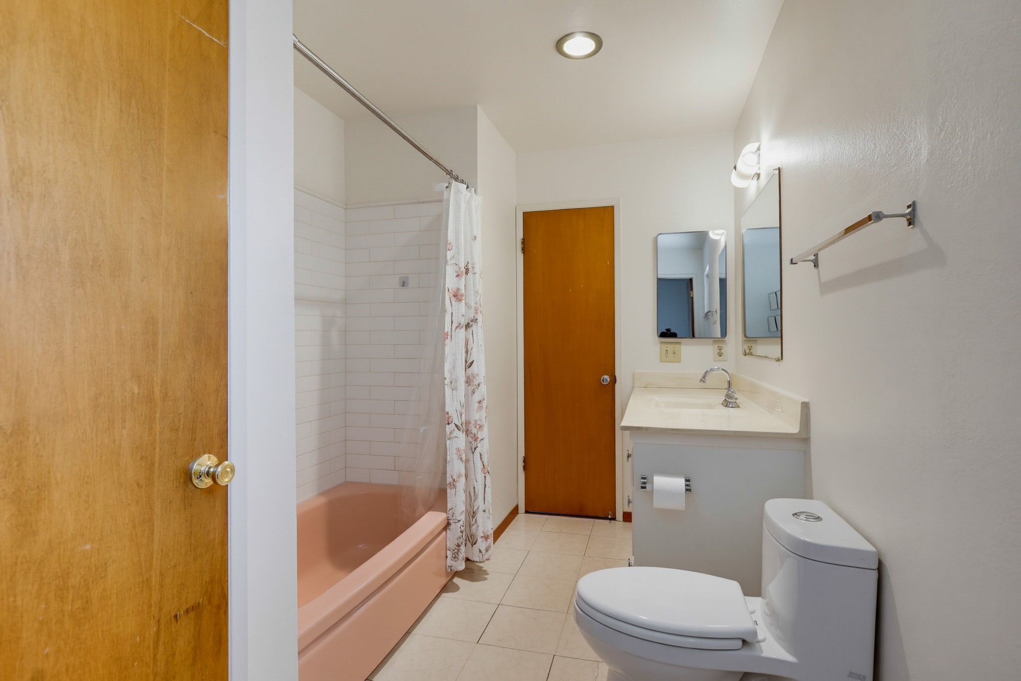 Virtual tour photo 43 of 73 for 1924 W Willow Ave