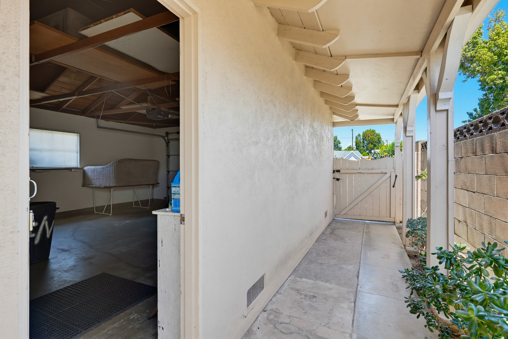 Virtual tour photo 48 of 73 for 1924 W Willow Ave