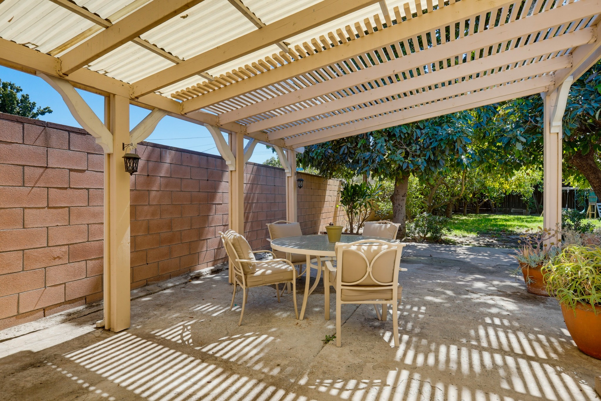 Virtual tour photo 51 of 73 for 1924 W Willow Ave