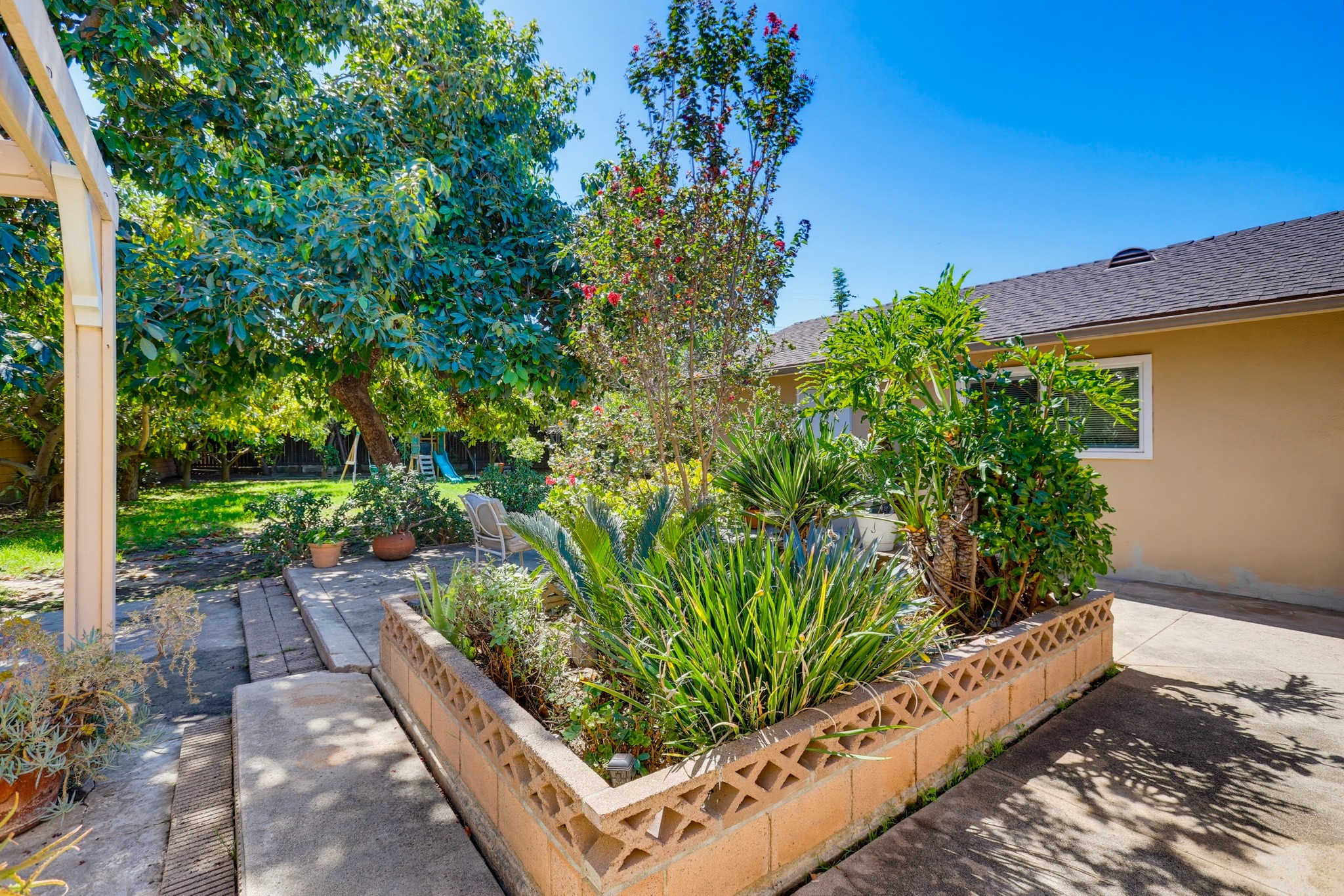 Virtual tour photo 54 of 73 for 1924 W Willow Ave