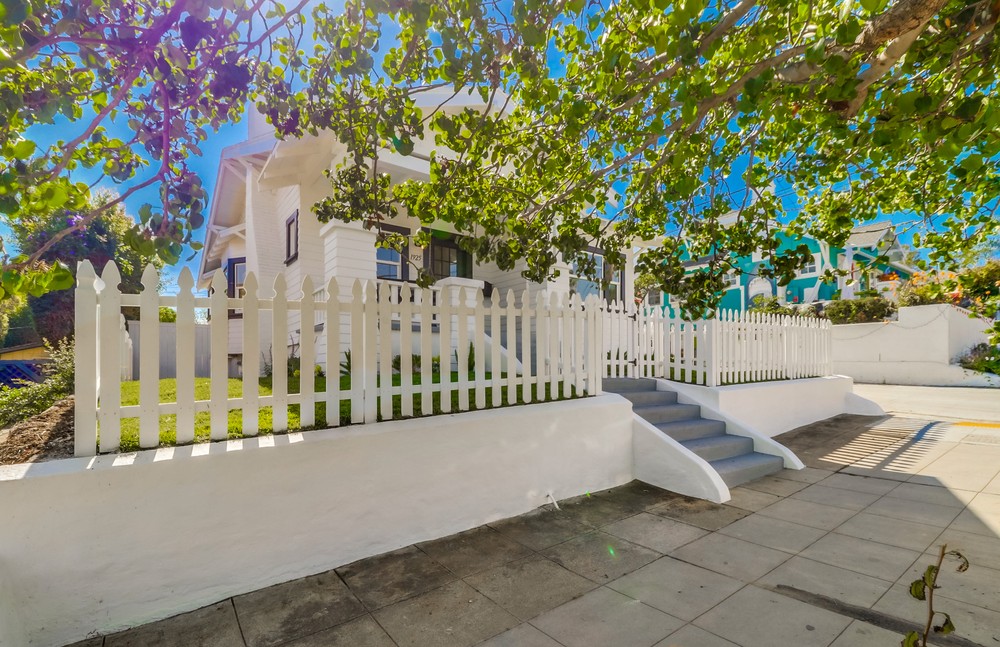 Virtual tour photo 3 of 44 for 1925 Madison Ave