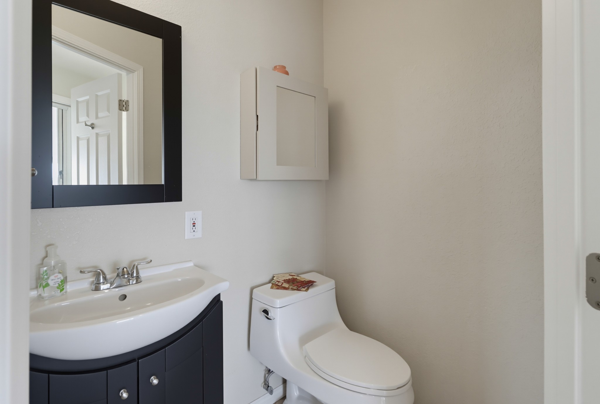 Virtual tour photo 25 of 47 for 1930 W San Marcos Blvd Spc 105