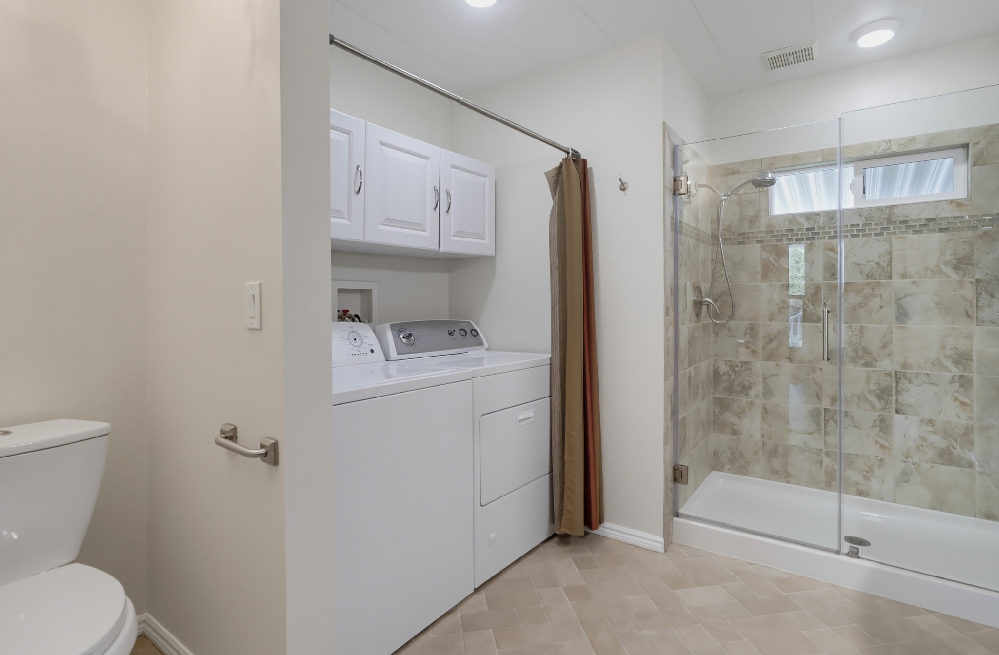 Virtual tour photo 26 of 47 for 1930 W San Marcos Blvd Spc 105
