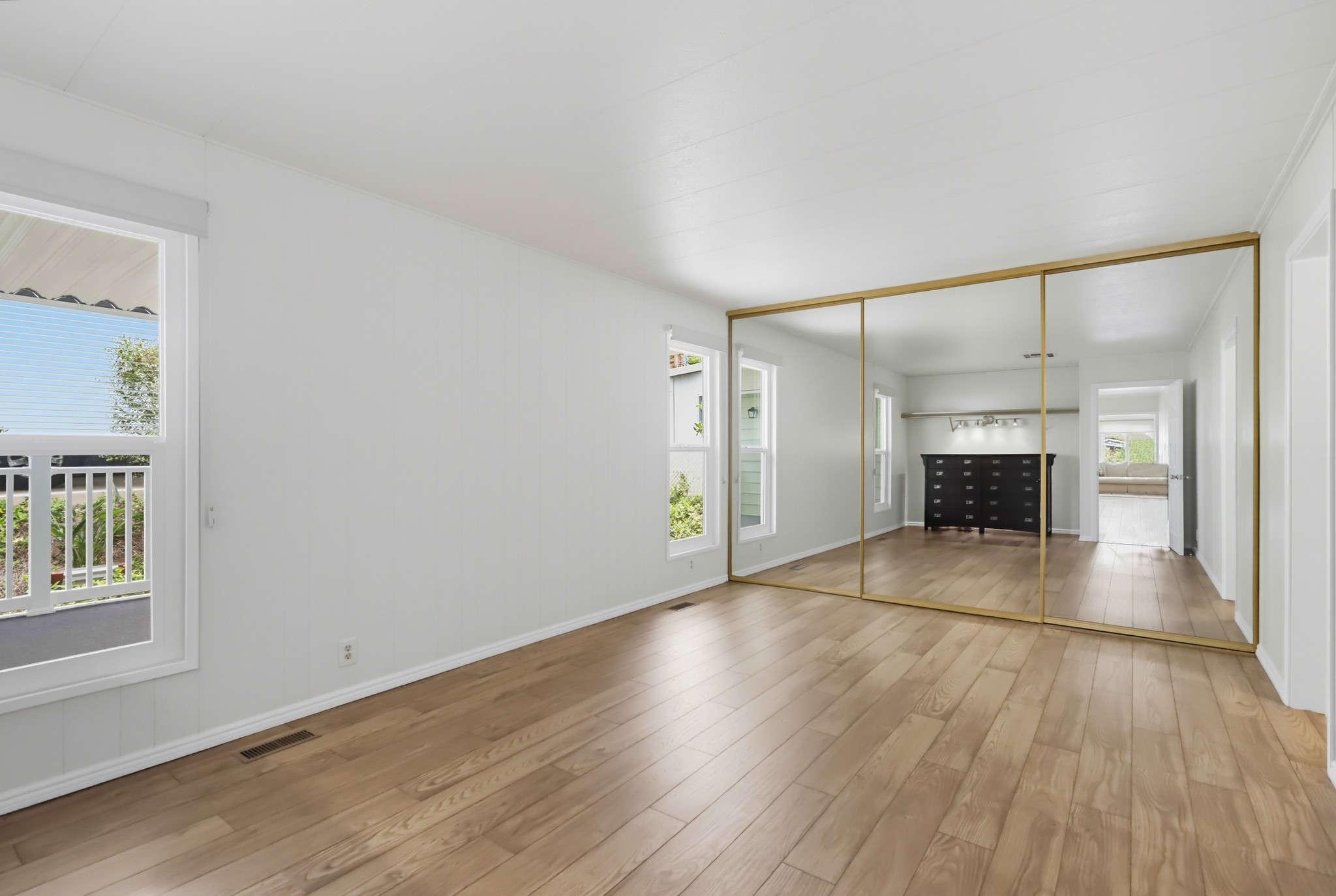 Virtual tour photo 27 of 47 for 1930 W San Marcos Blvd Spc 105