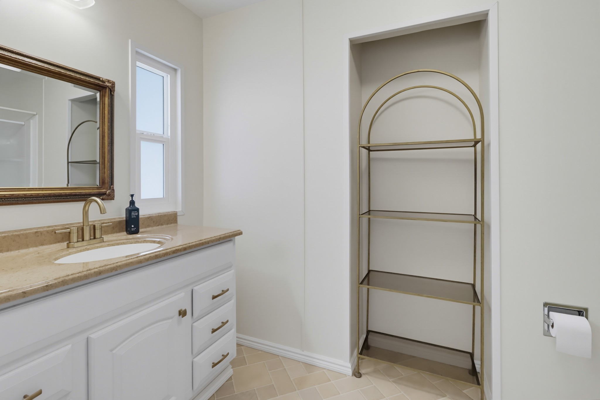 Virtual tour photo 36 of 47 for 1930 W San Marcos Blvd Spc 105