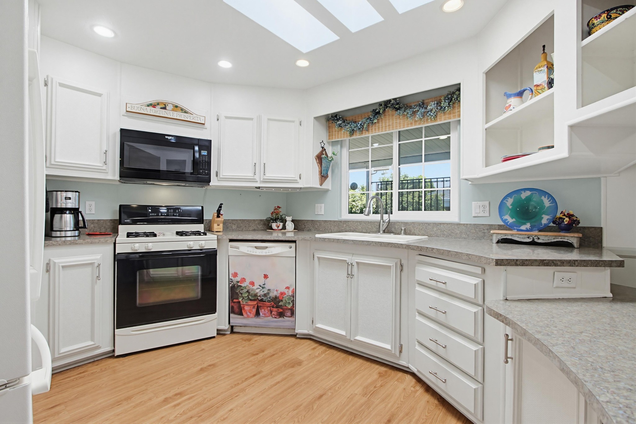 Virtual tour photo 15 of 46 for 1930 W San Marcos Blvd SPC 14
