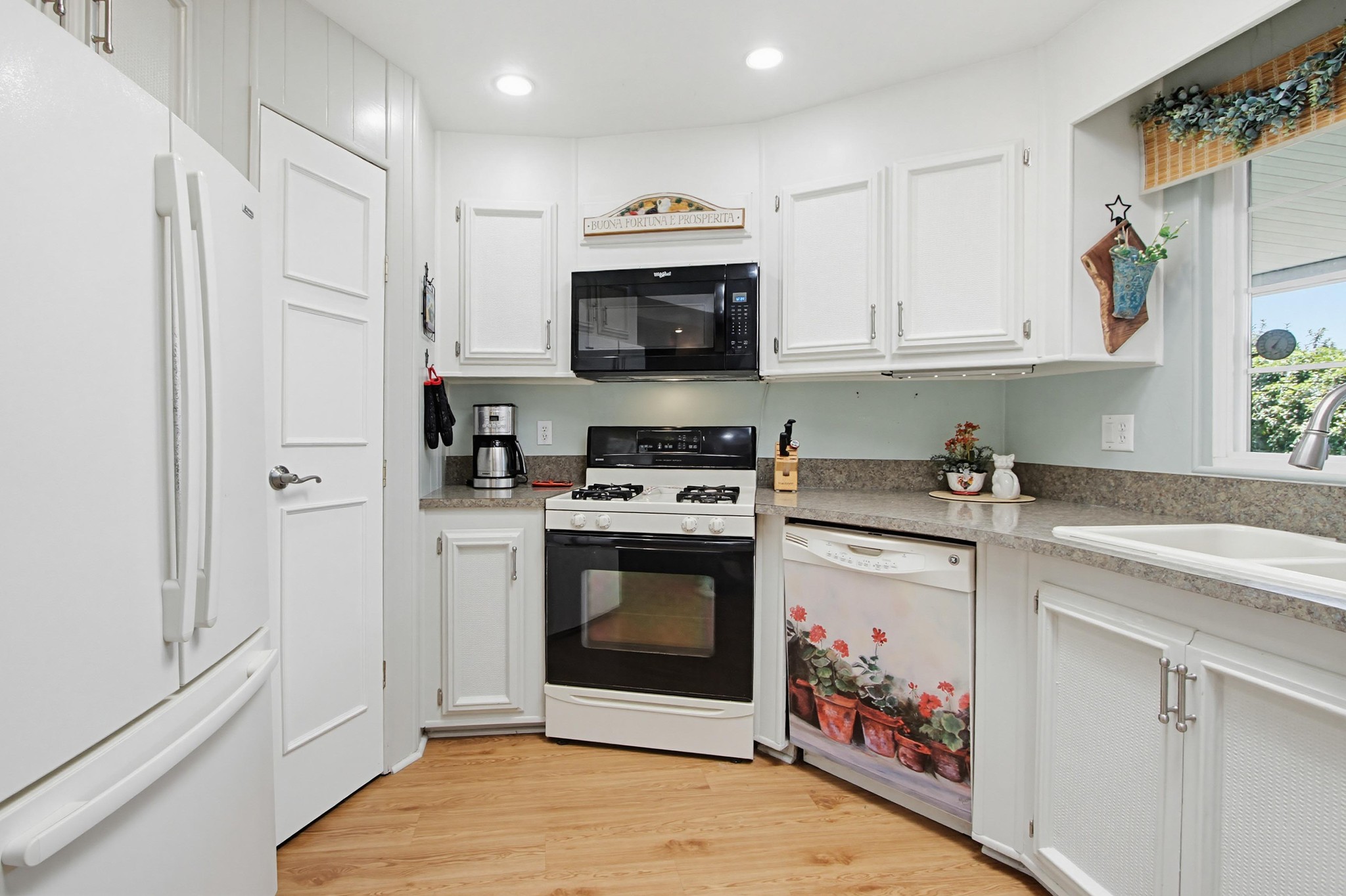 Virtual tour photo 14 of 46 for 1930 W San Marcos Blvd SPC 14