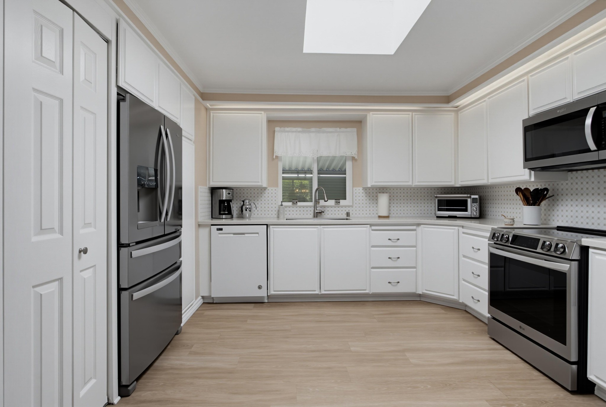 Virtual tour photo 16 of 46 for 1930 W San Marcos Blvd Spc 94