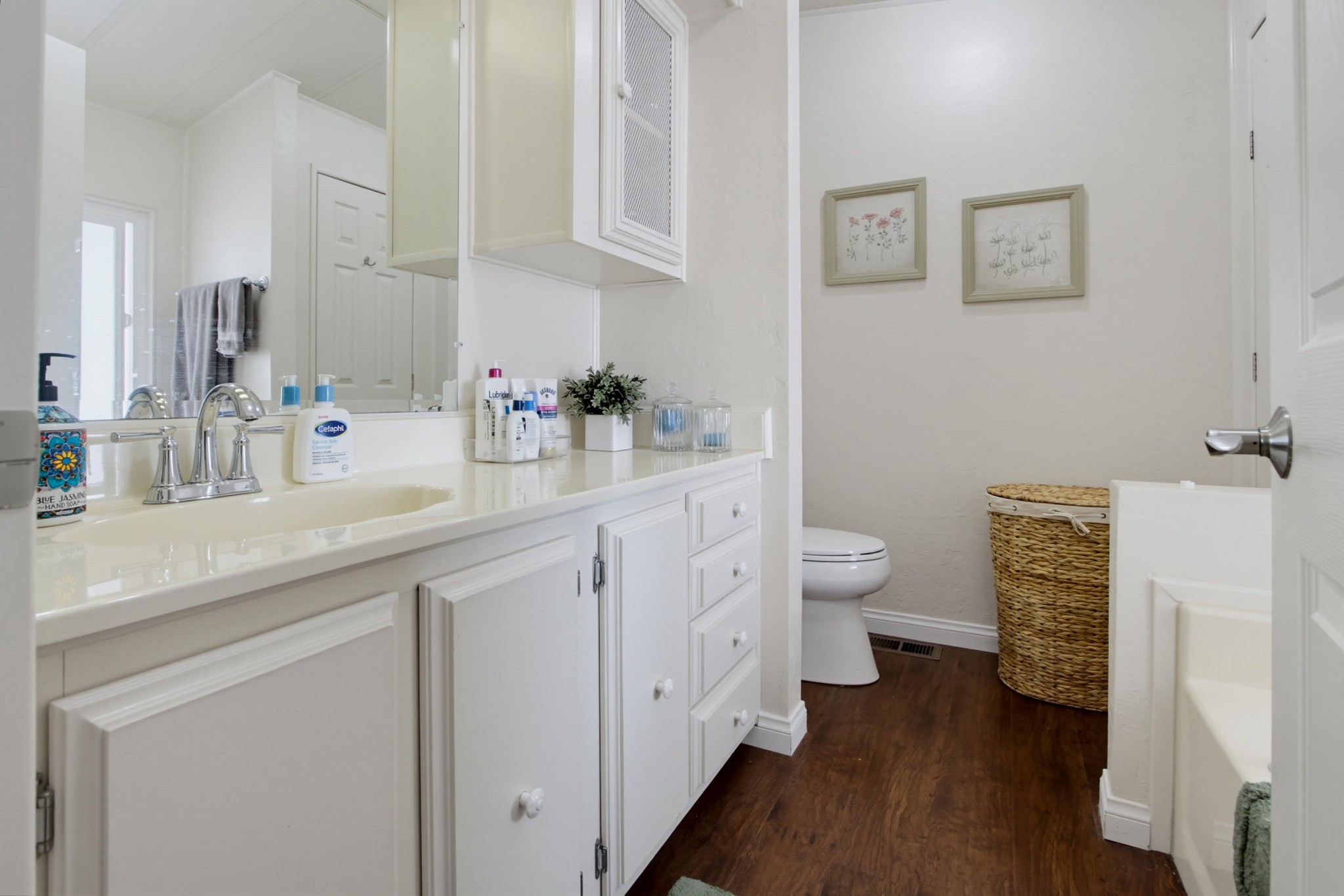 Virtual tour photo 42 of 53 for 1930 W San Marcos Blvd Spc 231