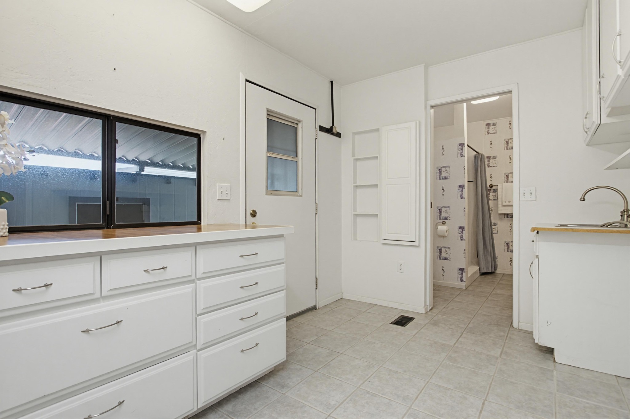 Virtual tour photo 38 of 53 for 1930 W San Marcos Blvd Spc 244