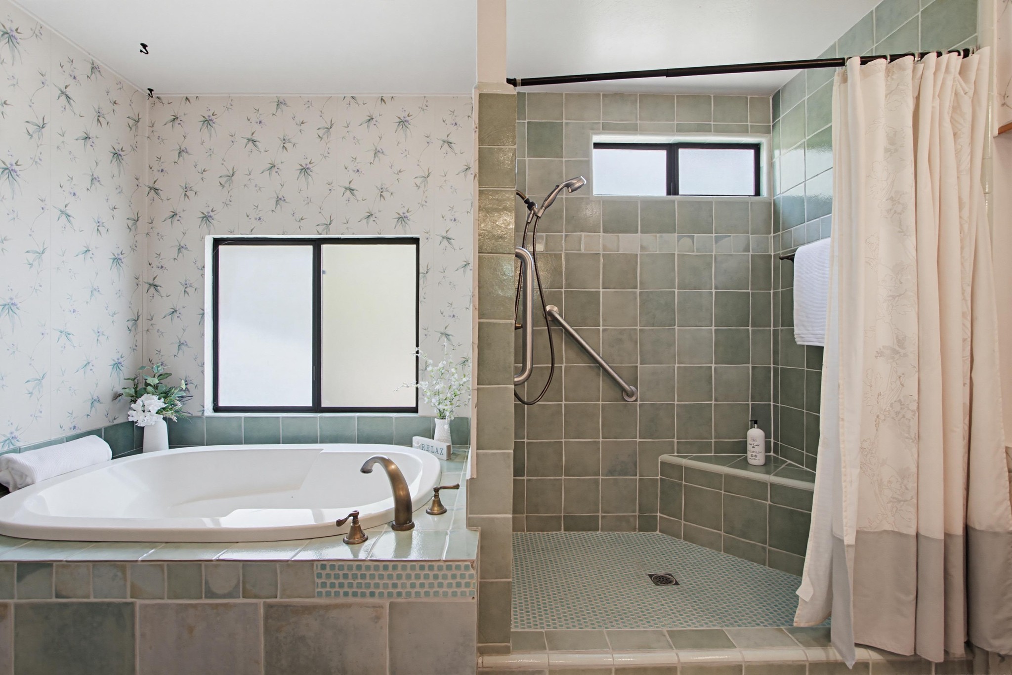 Virtual tour photo 32 of 53 for 1930 W San Marcos Blvd Spc 244
