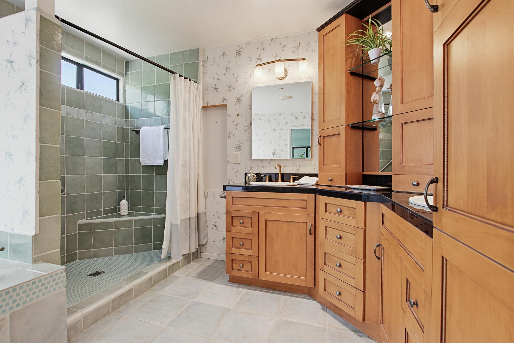 Virtual tour photo 31 of 53 for 1930 W San Marcos Blvd Spc 244