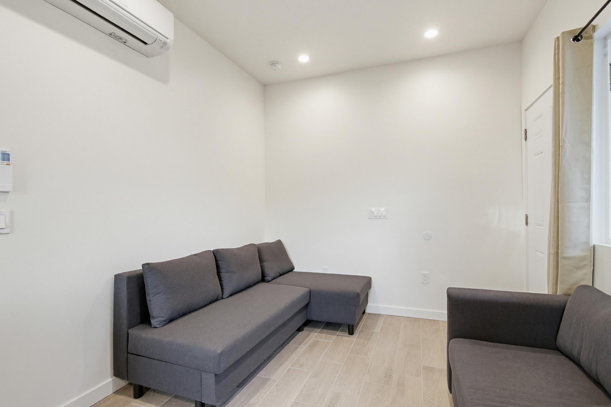 Virtual tour photo 12 of 61 for 1931 Woden St