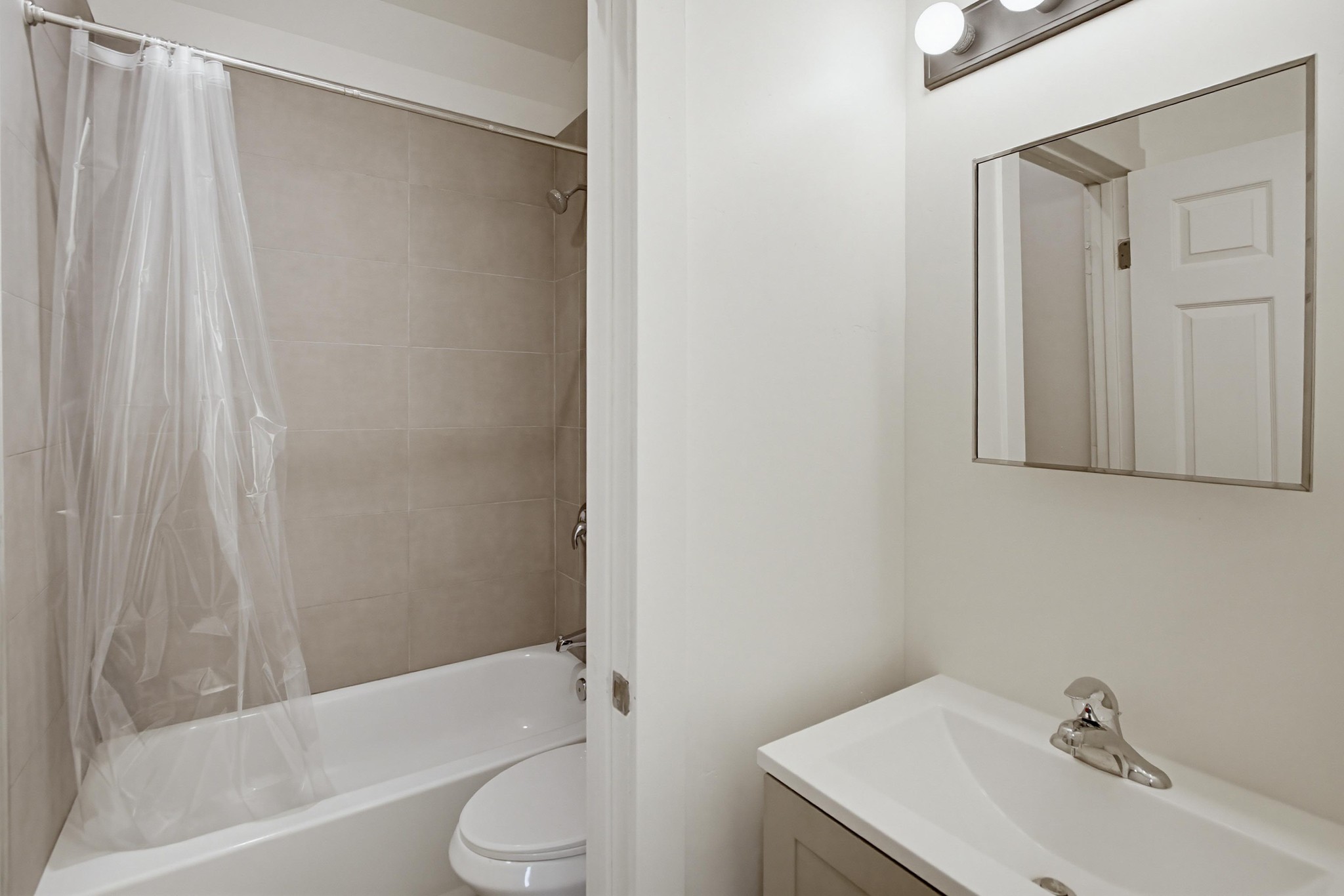 Virtual tour photo 21 of 61 for 1931 Woden St