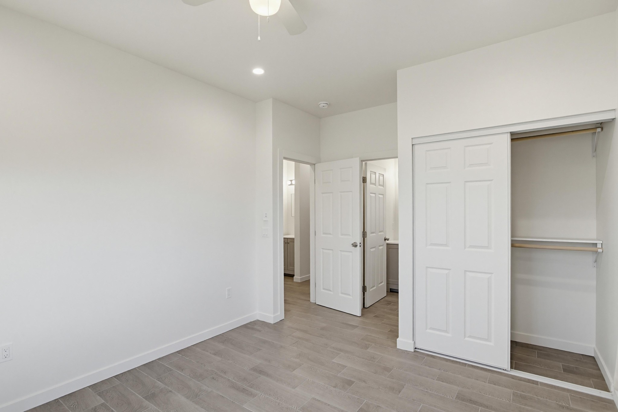 Virtual tour photo 25 of 61 for 1931 Woden St